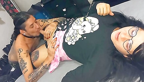 Sexy young emmaer with perfect round ass