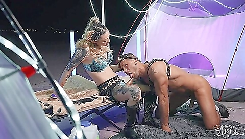 Make-sy hot blondecour stabs employe complaing budg