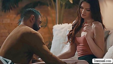 Hawt brunette hair in threesome