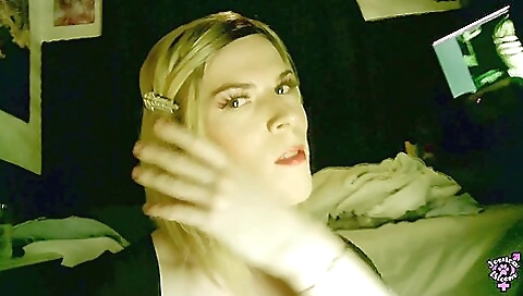 Mature woman fucks her boyfriend